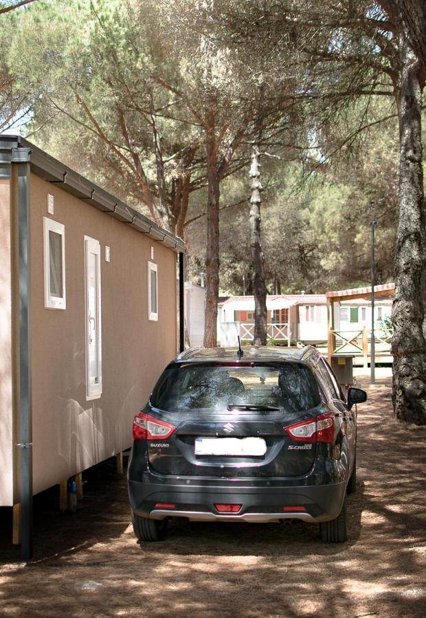 Lux Camp Bi Village, Mobile Home Villa Buba 法扎纳 外观 照片